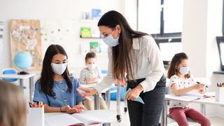 Câți elevi și câți profesori au fost infectați cu virusul Sars-Cov-2?! Ce a transmis Sorin Cîmpeanu