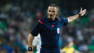 Schimbări importante în meciurile de fotbal, ca urmare a unor „numeroase decizii nedrepte” luate de arbitri