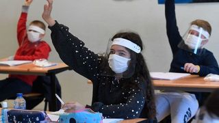 Schimbare de ultima oră în privința anului școlar. Ministrul Educației a renunțat la propunerile criticate