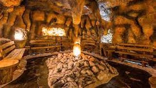 VIDEO-Cazare de vis &icirc;n Maramureș cu salină și piscină făcute &icirc;n st&acirc;ncă