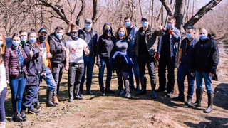 Ministrul Muncii, Raluca Turcan, a participat la o acțiune de împădurire în Sibiu