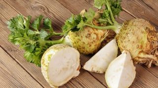 VIDEO - Țelina, o legumă care ține loc de o terapie cu efecte multiple