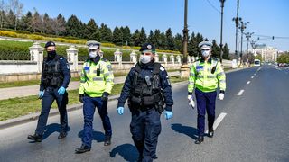 Mai mulți tineri au ajuns la spital și au acuzat că au fost loviți de jandarmi. Jandarmeria Română a reacționat imediat