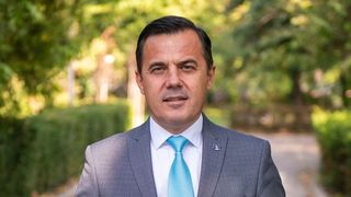 Fostul ministru Ion Ștefan, transportat cu elicopterul Smurd la București. A fost lovit de o macara și a căzut de la înălțime