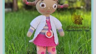 VIDEO - Păpușile croșetate, jucării prietenoase cu mediul, căutate de părinți