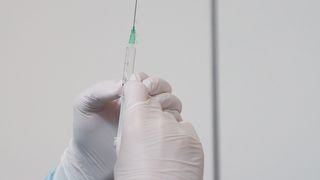 O altă tranșă de vaccin anti-COVID-19 AstraZeneca va sosi &icirc;n Rom&acirc;nia
