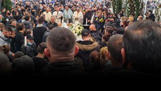 VIDEO-Înmormântarea nepotului unui interlop,sfidare totală a pandemiei