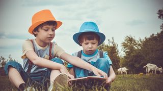 Elevii intră în vacanța de primăvară, de astăzi. De ce au prelungit autoritățile vacanța?