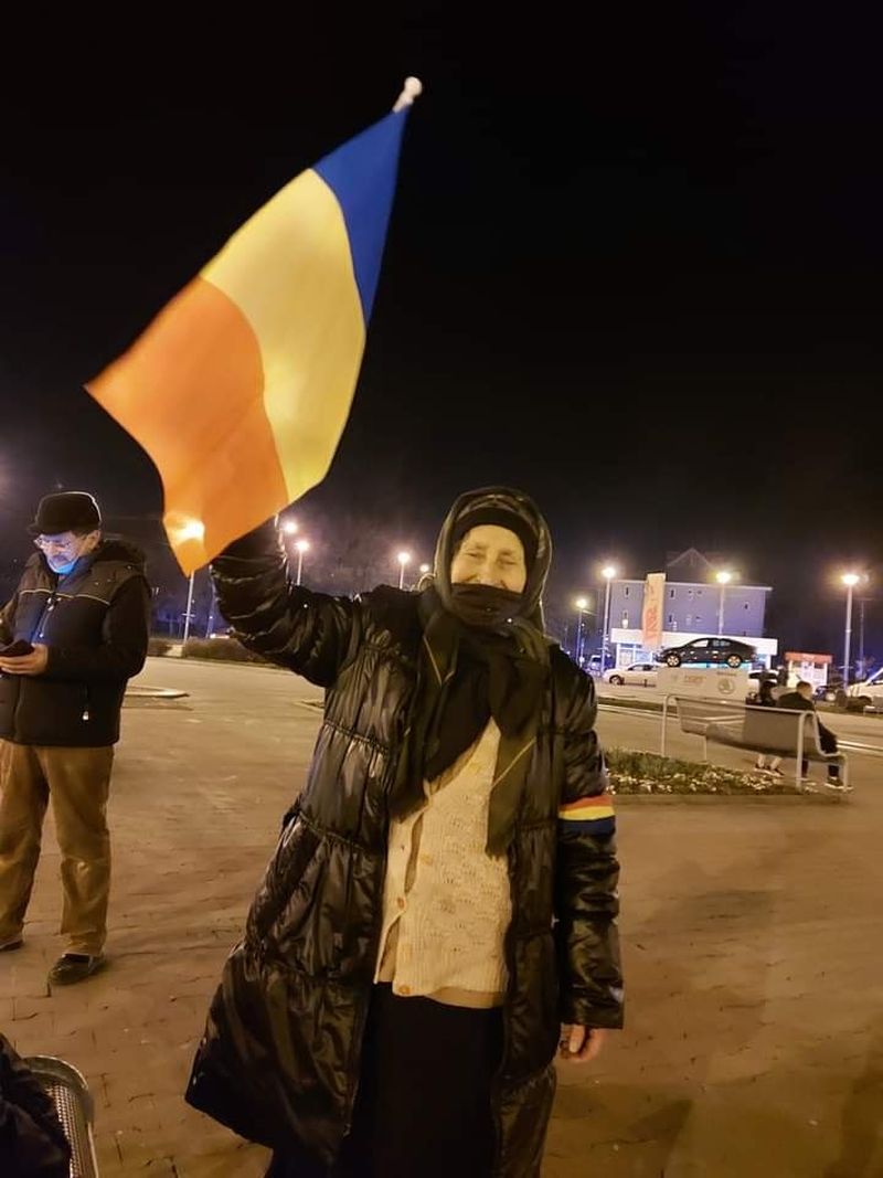 bătrâna de 72 de ani la proteste