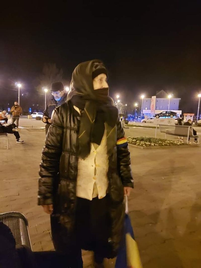 bătrâna de 72 de ani la proteste