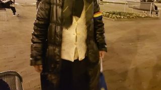 bătr&acirc;na de 72 de ani la proteste