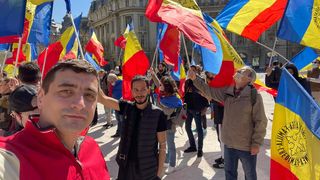 Protest &icirc;n Piaţa Universităţii: George Simion, prezent la manifestaţie