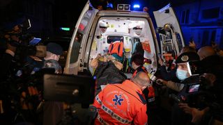 VIDEO | Uluitor: Bolnavi evacuaţi &icirc;n creierul nopţii