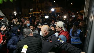 Bolnavi evacuaţi &icirc;n creierul nopţii