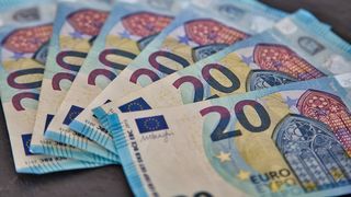 Curs valutar, BNR, azi 14 aprilie 2021. Ce se întâmplă cu bancnotele eurpene
