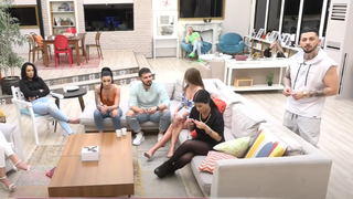 Scandal în casa Puterea Dragostei! Acuzații dure între doi concurenți: „Îmi dai tu mie bani?!”