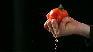 VIDEO-Legume și fructe românești mai puține și mai scumpe pentru Paște