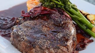 Baiț pentru miel. Cum se marinează corect friptura de miel de Paște