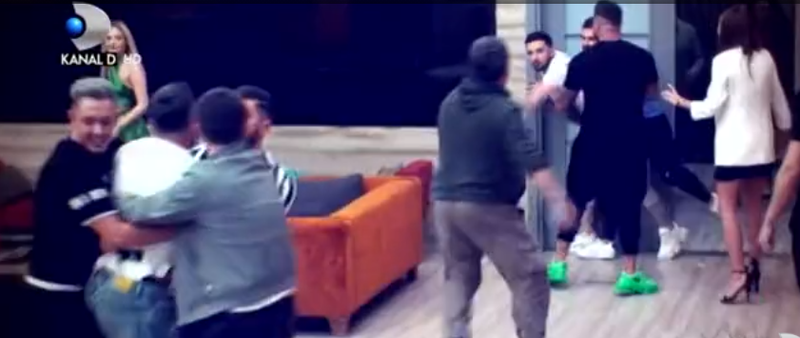 Scandal în casa Puterea Dragostei! Cine sunt cei doi concurenți care au sărit la bătaie