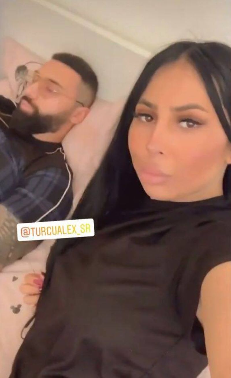 turcu de la puterea dragostei și iubita