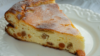 Pască cu br&acirc;nză si stafide rețetă simplă