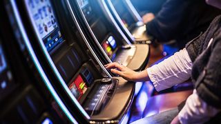 Bărbat tâlhărit în Brăila după ce a câștigat 150 lei la aparate