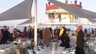 VIDEO| Petreceri de lux pe un iaht din Mamaia