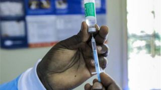 Un medic anti-vaccinist a murit răpus de COVID-19