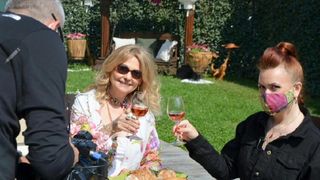 VIDEO - Casă de vedetă a făcut Paștele l&acirc;ngă Capitală, la reședința Pușei Hack