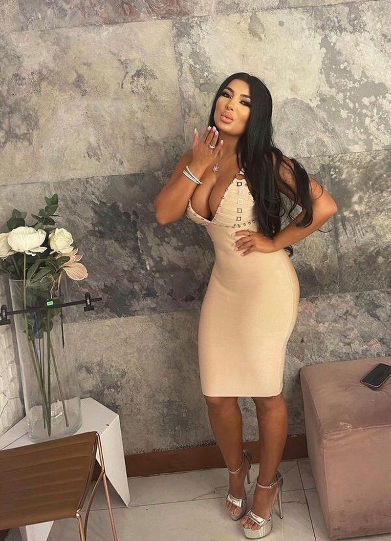 tzancă uraganu și make up artista marymar