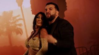 tzancă uraganu și make up artista marymar