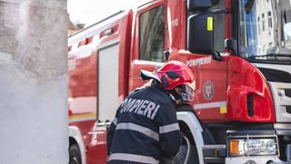 Incendiu puternic la o fabrică de hârtie din Dej