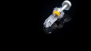 tromboze astrazenca vaccinare femei