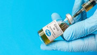 O veste excelentă: Aproape 700.000 de doze de vaccin Pfizer sosesc luni în ţară