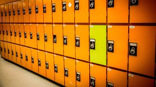 Ce cadouri poti primi la achizitia unui vestiar metalic?