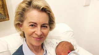 Vești bune &icirc;n familia Ursulei von der Leyen. Preşedinta Comisiei Europene a devenit bunică