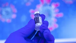 Țara care va suspenda vaccinarea populației cu serul anti-COVID AstraZeneca