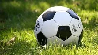 Un băiețel a murit în timpul unui antrenament de fotbal după ce l-a lovit un fulger