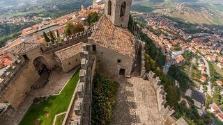 Vaccinul rusesc Sputnik, oferit turiștilor care își rezervă o cameră la hotel în San Marino