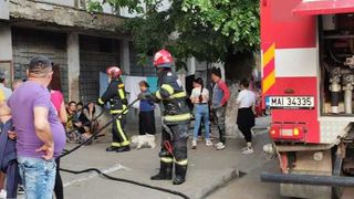 incendiu violent &icirc;n botoșani