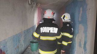 Incendiu de ultima oră. 28 de persoane, dintre care zece copii, au fost evacuate de urgență