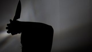 Caz șocant &icirc;n Popeşti-Leordeni. O copilă de 11 ani a fost &icirc;njunghiată de mama sa