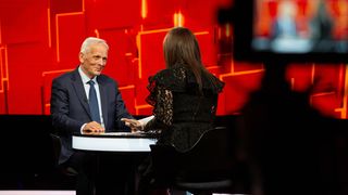 Theodor Stolojan, dezvăluiri impresionante, în ediția de aseară a emisiunii “40 de întrebări cu Denise Rifai”. “Cuvântul `șantaj` nu poate fi folosit în legătură cu mine!”
