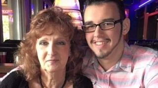 iubire &icirc;ntre un t&acirc;năr de 18 ani și o femeie de 71