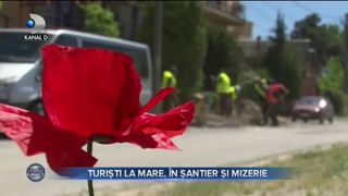 TURIȘTI LA MARE, ÎN ȘANTIER ȘI MIZERIE