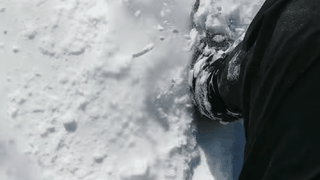 Ninsori ca-n toiul iernii în România. Strat nou de zăpadă, de 15 cm!