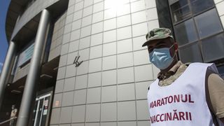 vaccinare anti covid-19 în aeroport