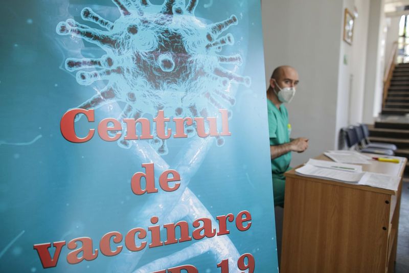 vaccinare anti covid-19 în aeroport