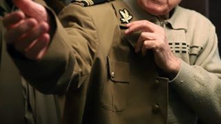 VIDEO - Fost militar, jefuit de o femeie de pe stradă, care l-a drogat