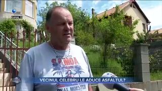 VECINUL CELEBRU LE ADUCE ASFALTUL